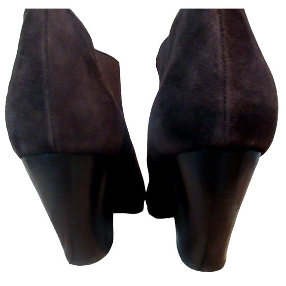Vaneli Dark Brown Suede Tapered Block Heel Side Stretch Bootie Shoe Boot Sz 9.5 - Picture 5 of 9